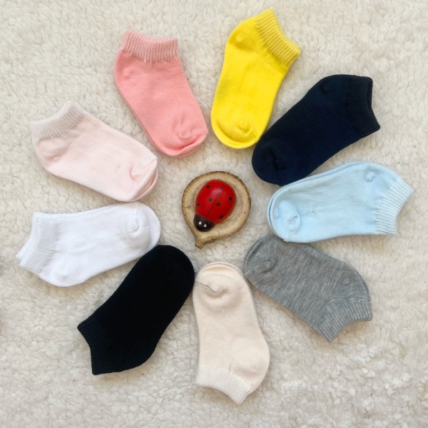 جوراب رنگارنگ