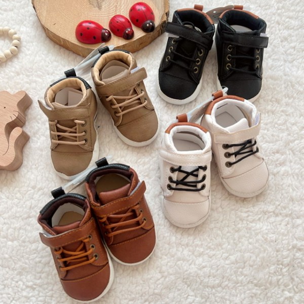 پاپوش اسپرت چسبی