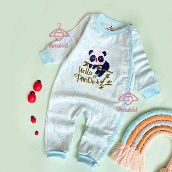 سرهمی پاندا روی شاخه