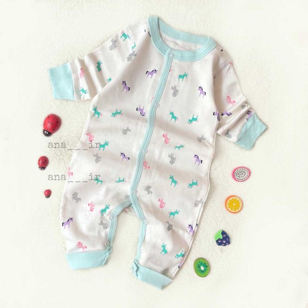 سرهمی اسب زمینه سفید